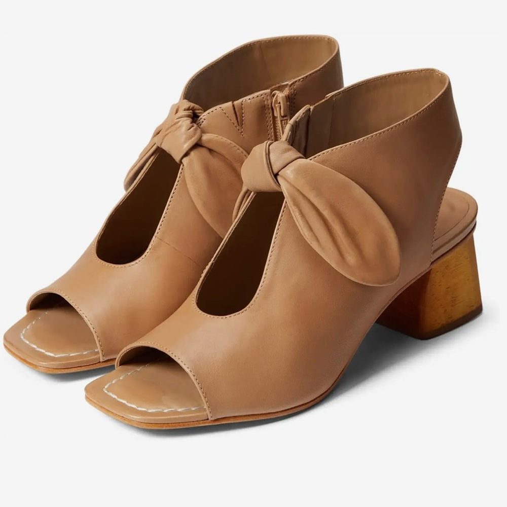 Bernardo Lizzie Sandals used but great condition.